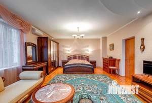 Дом 365м², 3-этажный, участок 20 сот.  