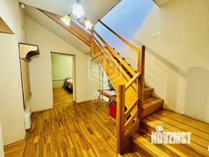 Дом 210м&sup2;, 2-этажный, участок 5 сот.  