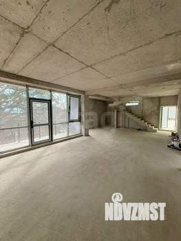 Дом 220м&sup2;, 2-этажный, участок 3 сот.  