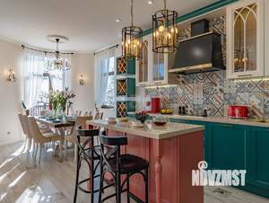 Дом 433м², 3-этажный, участок 4 сот.  