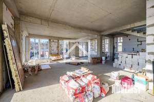 Дом 300м&sup2;, 3-этажный, участок 6 сот.  