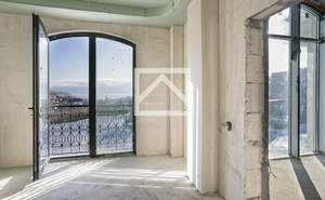 Дом 322м&sup2;, 3-этажный, участок 7 сот.  