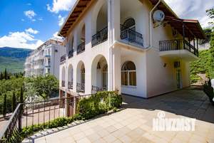 Дом 356м&sup2;, 3-этажный, участок 10 сот.  