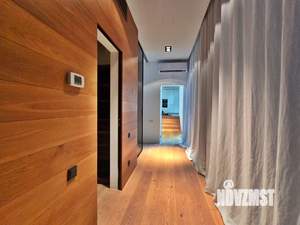 Дом 700м&sup2;, 3-этажный, участок 12 сот.  