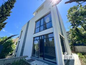 Дом 337м&sup2;, 3-этажный, участок 5 сот.  