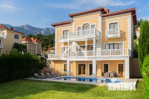 Дом 361м&sup2;, 3-этажный, участок 8 сот.  