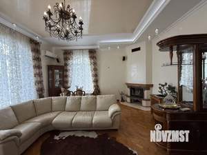 Дом 384м², 3-этажный, участок 14 сот.  