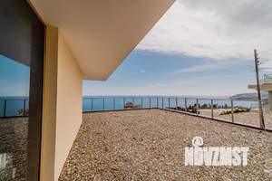 Дом 800м&sup2;, 3-этажный, участок 8 сот.  