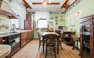 Дом 528м&sup2;, 3-этажный, участок 45 сот.  