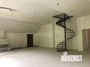 Дом 916м&sup2;, 4-этажный, участок 40 сот.  