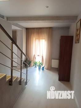 Дом 100м&sup2;, 3-этажный, участок 1 сот.  