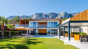 Дом 318м&sup2;, 2-этажный, участок 8 сот.  