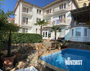 Дом 363м², 3-этажный, участок 4 сот.  