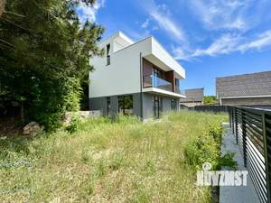 Дом 270м&sup2;, 3-этажный, участок 6 сот.  