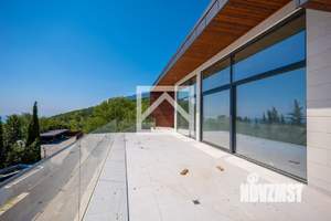 Дом 550м², 3-этажный, участок 10 сот.  