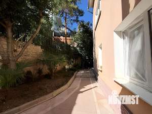 Дом 299м², 3-этажный, участок 8 сот.  