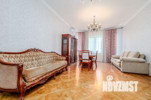 Дом 460м², 3-этажный, участок 12 сот.  