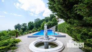 Дом 296м², 3-этажный, участок 20 сот.  