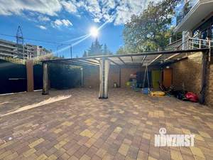 Дом 285м², 3-этажный, участок 12 сот.  