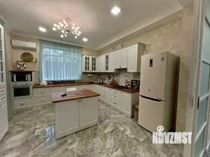 Дом 357м&sup2;, 3-этажный, участок 9 сот.  