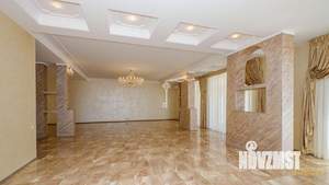 Дом 708м&sup2;, 3-этажный, участок 21 сот.  