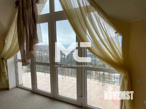Дом 321м², 3-этажный, участок 10 сот.  