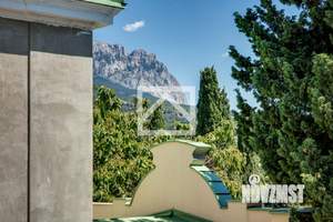 Дом 1157м&sup2;, 3-этажный, участок 20 сот.  