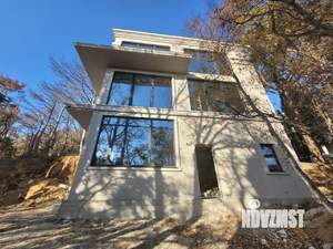 Коттедж 245м², 3-этажный, участок 5 сот.  