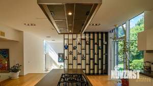 Дом 703м&sup2;, 2-этажный, участок 12 сот.  