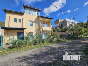 Дом 300м&sup2;, 3-этажный, участок 4 сот.  