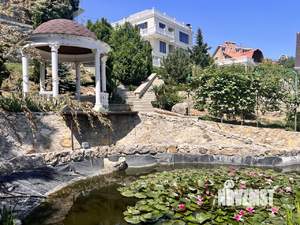 Дом 300м&sup2;, 3-этажный, участок 20 сот.  