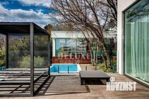 Дом 703м&sup2;, 2-этажный, участок 12 сот.  