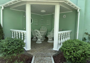 Дом 185м&sup2;, 2-этажный, участок 4 сот.  