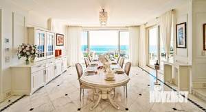 Дом 890м², 3-этажный, участок 20 сот.  