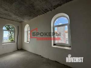 Дом 187м&sup2;, 3-этажный, участок 5 сот.  