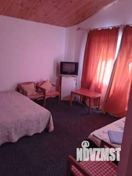 Дом 300м&sup2;, 3-этажный, участок 5 сот.  