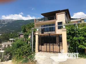 Дом 222м&sup2;, 3-этажный, участок 2 сот.  