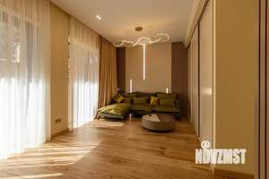 Дом 240м², 2-этажный, участок 5 сот.  