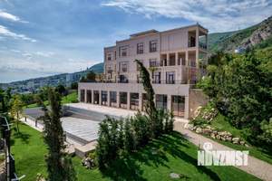 Дом 2890м&sup2;, 5-этажный, участок 110 сот.  