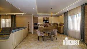 Дом 240м&sup2;, 2-этажный, участок 3 сот.  