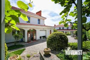 Дом 327м², 2-этажный, участок 21 сот.  