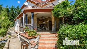 Дом 410м², 3-этажный, участок 14 сот.  