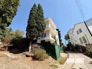 Дом 313м², 3-этажный, участок 6 сот.  