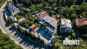 Таунхаус 300м², 3-этажный, участок 2 сот.  