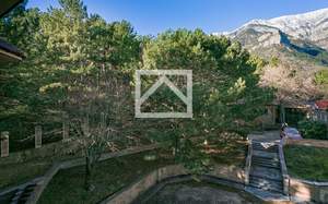 Дом 504м&sup2;, 3-этажный, участок 14 сот.  