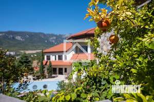 Дом 520м&sup2;, 2-этажный, участок 11 сот.  