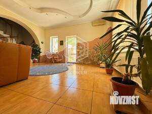 Дом 379м², 4-этажный, участок 6 сот.  