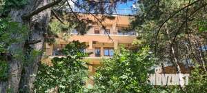 Дом 617м², 3-этажный, участок 18 сот.  