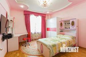 Дом 267м², 3-этажный, участок 7 сот.  