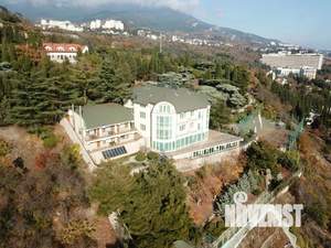 Коттедж 1400м², 2-этажный, участок 40 сот.  